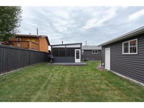 110 Leigh Crescent, Fort Mcmurray, AB - Outdoor With Exterior