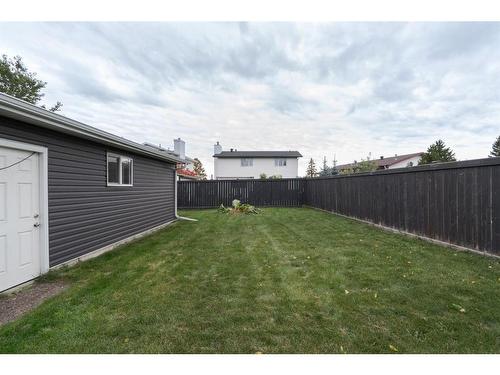 110 Leigh Crescent, Fort Mcmurray, AB - Outdoor