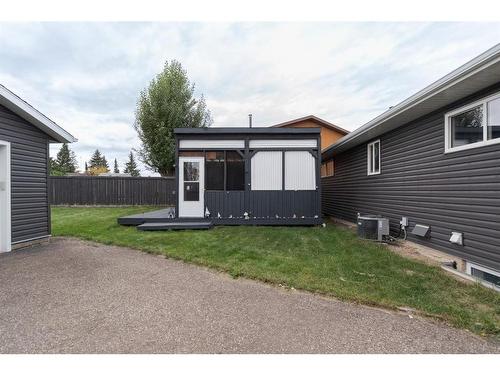 110 Leigh Crescent, Fort Mcmurray, AB - Outdoor With Exterior