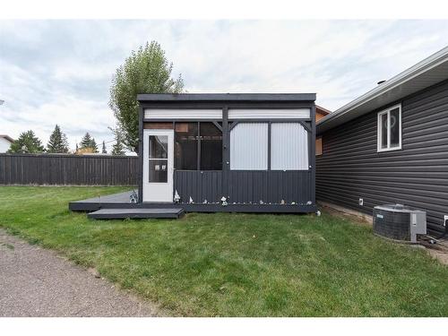 110 Leigh Crescent, Fort Mcmurray, AB - Outdoor