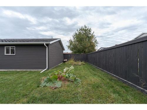 110 Leigh Crescent, Fort Mcmurray, AB - Outdoor