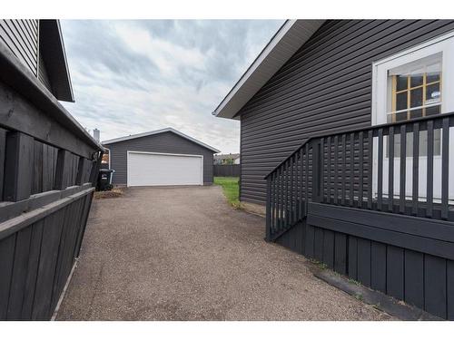 110 Leigh Crescent, Fort Mcmurray, AB - Outdoor With Exterior