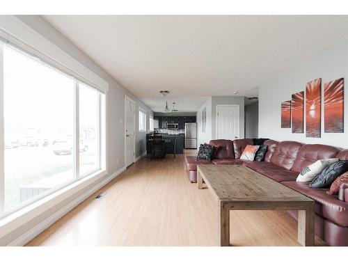 110 Leigh Crescent, Fort Mcmurray, AB - Indoor Photo Showing Living Room