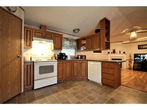 183 Grenoble Crescent, Fort Mcmurray, AB - Indoor Photo Showing Kitchen