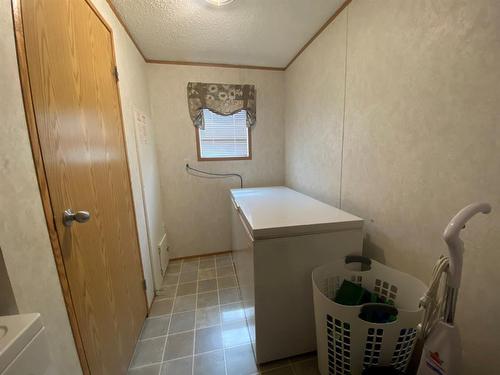 183 Grenoble Crescent, Fort Mcmurray, AB - Indoor Photo Showing Laundry Room