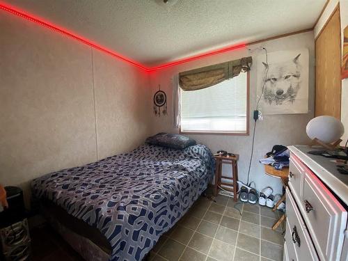 183 Grenoble Crescent, Fort Mcmurray, AB - Indoor Photo Showing Bedroom