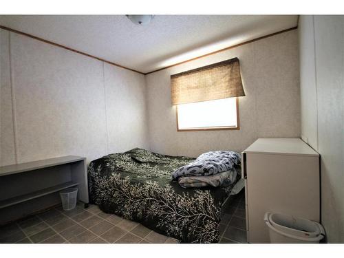 183 Grenoble Crescent, Fort Mcmurray, AB - Indoor Photo Showing Bedroom