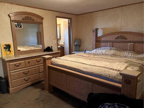 183 Grenoble Crescent, Fort Mcmurray, AB - Indoor Photo Showing Bedroom