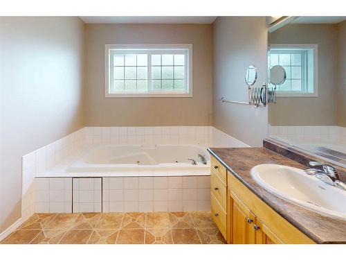 102-13441 Twp Rd 665A, Lac La Biche, AB - Indoor Photo Showing Bathroom