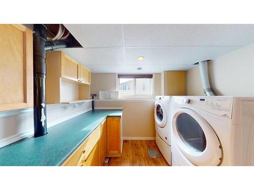 102-13441 Twp Rd 665A, Lac La Biche, AB - Indoor Photo Showing Laundry Room