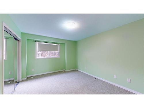 7103-200 Lougheed Drive, Fort Mcmurray, AB - Indoor Photo Showing Other Room