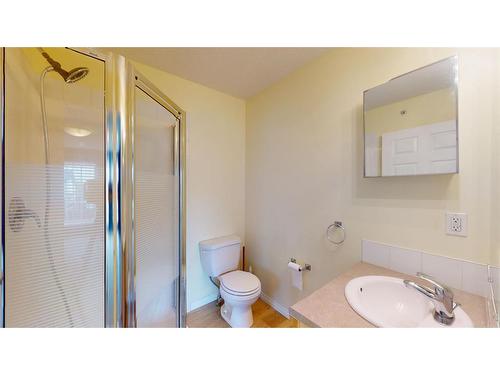 7103-200 Lougheed Drive, Fort Mcmurray, AB - Indoor Photo Showing Bathroom