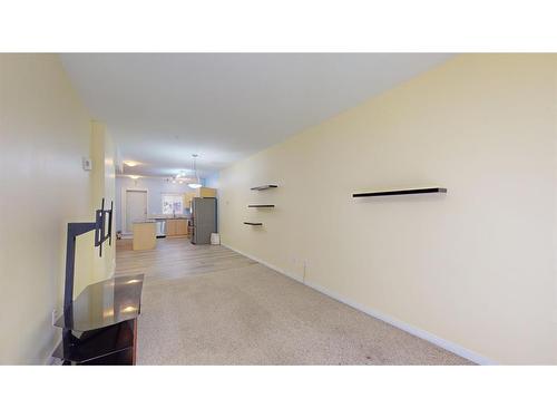 7103-200 Lougheed Drive, Fort Mcmurray, AB - Indoor Photo Showing Other Room