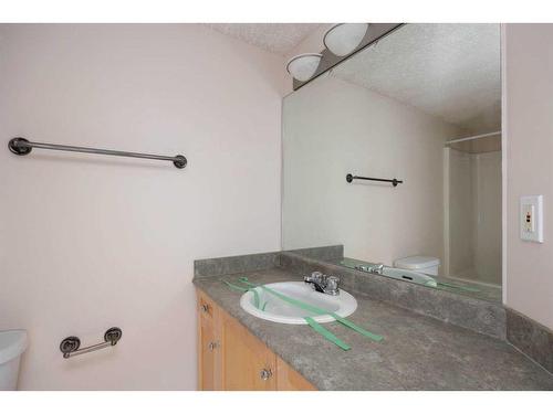 2301-38 Riedel Street, Fort Mcmurray, AB - Indoor Photo Showing Bathroom