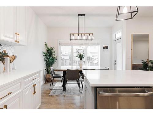 176 Mountain Avens Crescent, Fort Mcmurray, AB - Indoor Photo Showing Kitchen With Double Sink