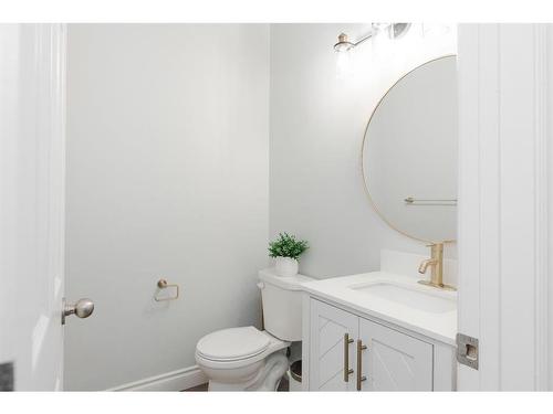 176 Mountain Avens Crescent, Fort Mcmurray, AB - Indoor Photo Showing Bathroom