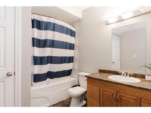 176 Mountain Avens Crescent, Fort Mcmurray, AB - Indoor Photo Showing Bathroom