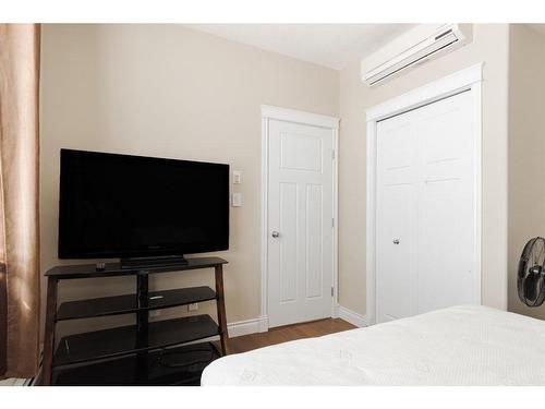 303-9919 Gordon Avenue, Fort Mcmurray, AB - Indoor Photo Showing Bedroom