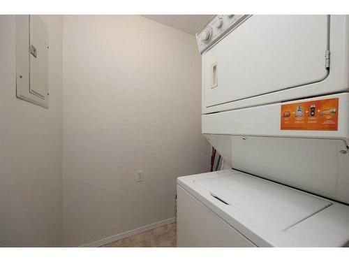 541-200 Richard Street, Fort Mcmurray, AB - Indoor Photo Showing Laundry Room