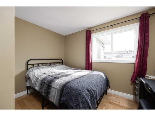 177 Greely Road, Fort Mcmurray, AB - Indoor Photo Showing Bedroom