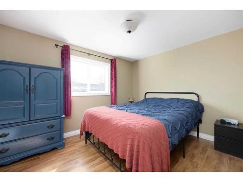 177 Greely Road, Fort Mcmurray, AB - Indoor Photo Showing Bedroom