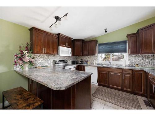 177 Greely Road, Fort Mcmurray, AB - Indoor Photo Showing Kitchen