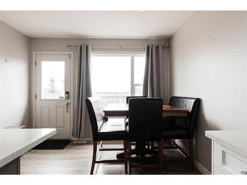 221 Lynx Crescent, Fort Mcmurray, AB - Indoor Photo Showing Dining Room