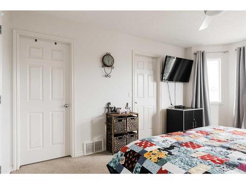 221 Lynx Crescent, Fort Mcmurray, AB - Indoor Photo Showing Bedroom