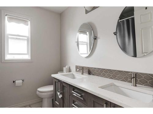 221 Lynx Crescent, Fort Mcmurray, AB - Indoor Photo Showing Bathroom