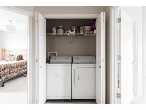 221 Lynx Crescent, Fort Mcmurray, AB - Indoor Photo Showing Laundry Room