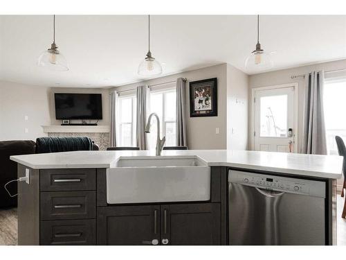 221 Lynx Crescent, Fort Mcmurray, AB - Indoor Photo Showing Kitchen