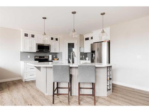 221 Lynx Crescent, Fort Mcmurray, AB - Indoor Photo Showing Kitchen With Upgraded Kitchen