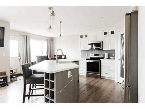 221 Lynx Crescent, Fort Mcmurray, AB - Indoor Photo Showing Kitchen With Upgraded Kitchen