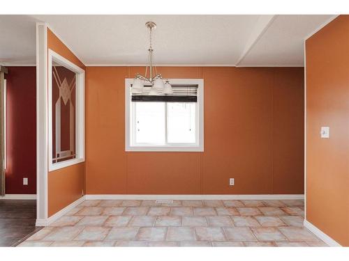 104 Grecian Place, Fort Mcmurray, AB - Indoor Photo Showing Other Room