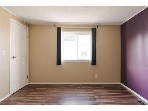 104 Grecian Place, Fort Mcmurray, AB - Indoor Photo Showing Other Room