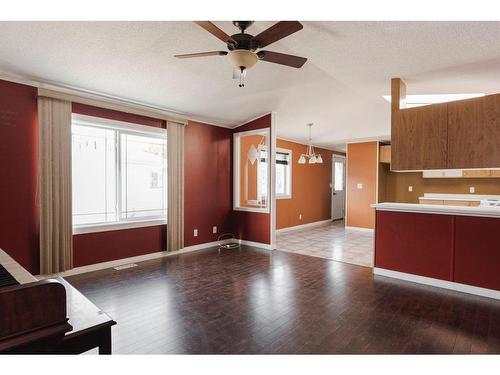 104 Grecian Place, Fort Mcmurray, AB - Indoor