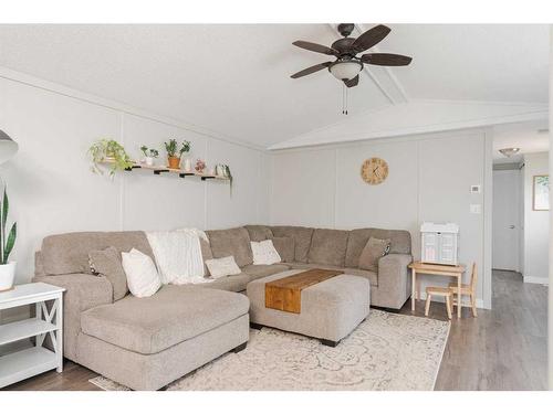 200 Greely Road, Fort Mcmurray, AB - Indoor Photo Showing Living Room