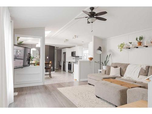 200 Greely Road, Fort Mcmurray, AB - Indoor Photo Showing Living Room