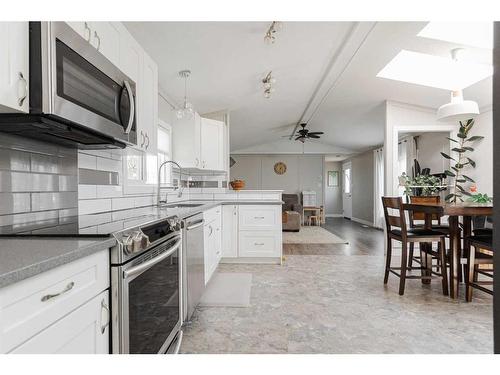 200 Greely Road, Fort Mcmurray, AB - Indoor Photo Showing Kitchen