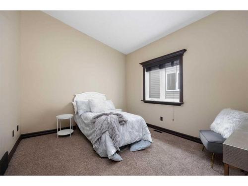 165 Paris Crescent, Fort Mcmurray, AB - Indoor Photo Showing Bedroom