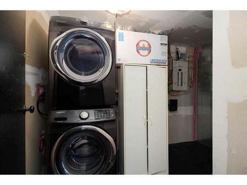 165 Paris Crescent, Fort Mcmurray, AB - Indoor Photo Showing Laundry Room