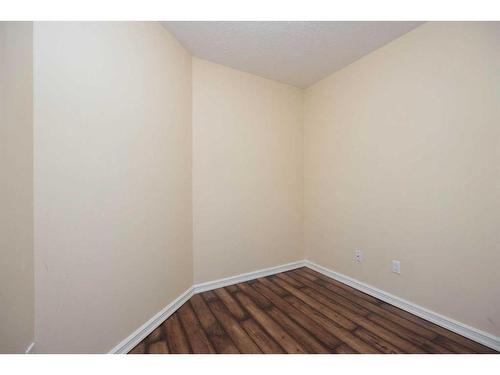 165 Paris Crescent, Fort Mcmurray, AB - Indoor Photo Showing Other Room