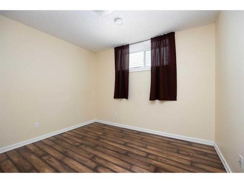 165 Paris Crescent, Fort Mcmurray, AB - Indoor Photo Showing Other Room