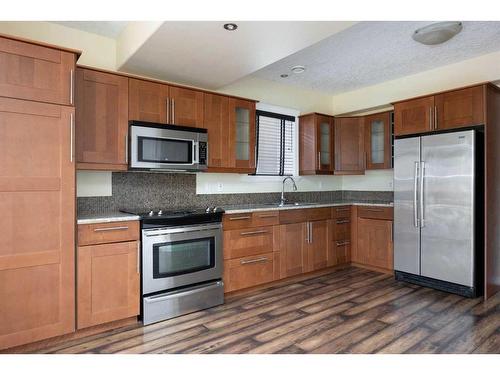 165 Paris Crescent, Fort Mcmurray, AB - Indoor Photo Showing Kitchen