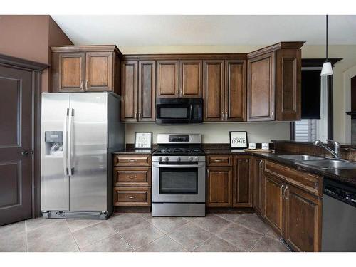 165 Paris Crescent, Fort Mcmurray, AB - Indoor Photo Showing Kitchen With Double Sink