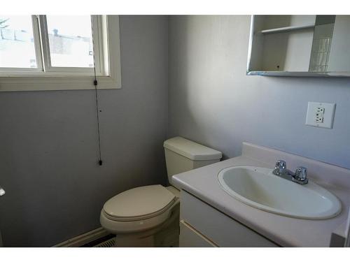 525-600 Signal Road, Fort Mcmurray, AB - Indoor Photo Showing Bathroom