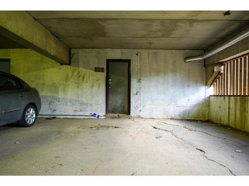 525-600 Signal Road, Fort Mcmurray, AB - Indoor Photo Showing Garage