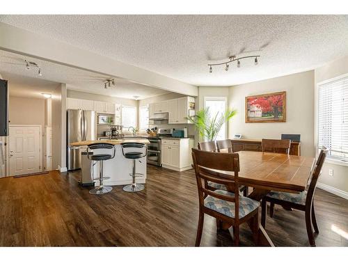 232 Sitka Drive, Fort Mcmurray, AB - Indoor Photo Showing Dining Room