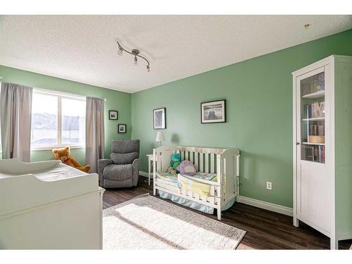 232 Sitka Drive, Fort Mcmurray, AB - Indoor Photo Showing Bedroom