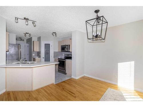 129 Cinnamon Street, Fort Mcmurray, AB - Indoor Photo Showing Kitchen